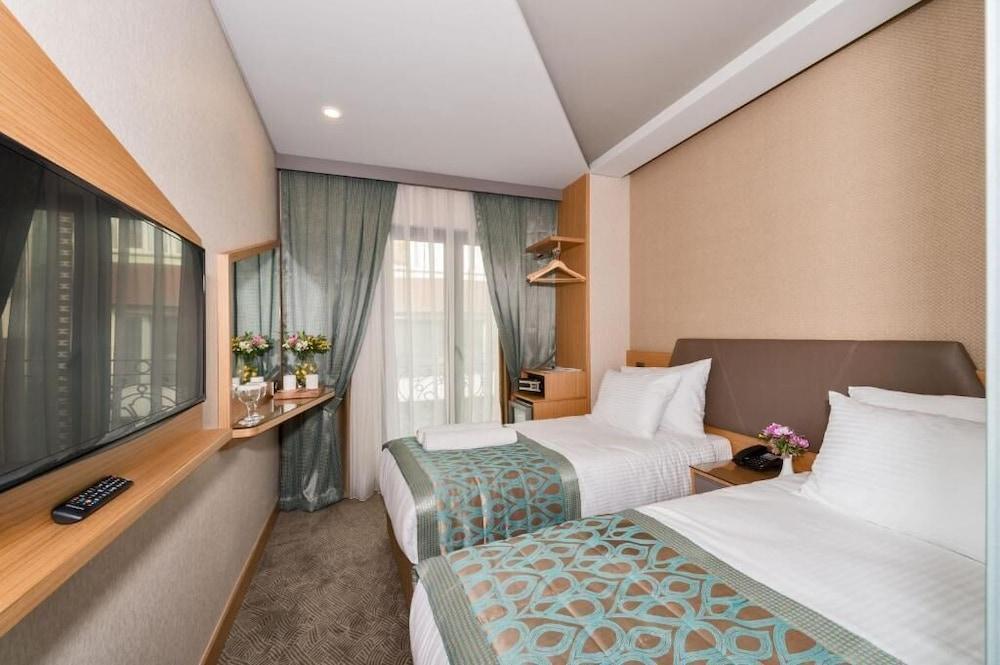 Hotel Genova Istanbul Exteriör bild